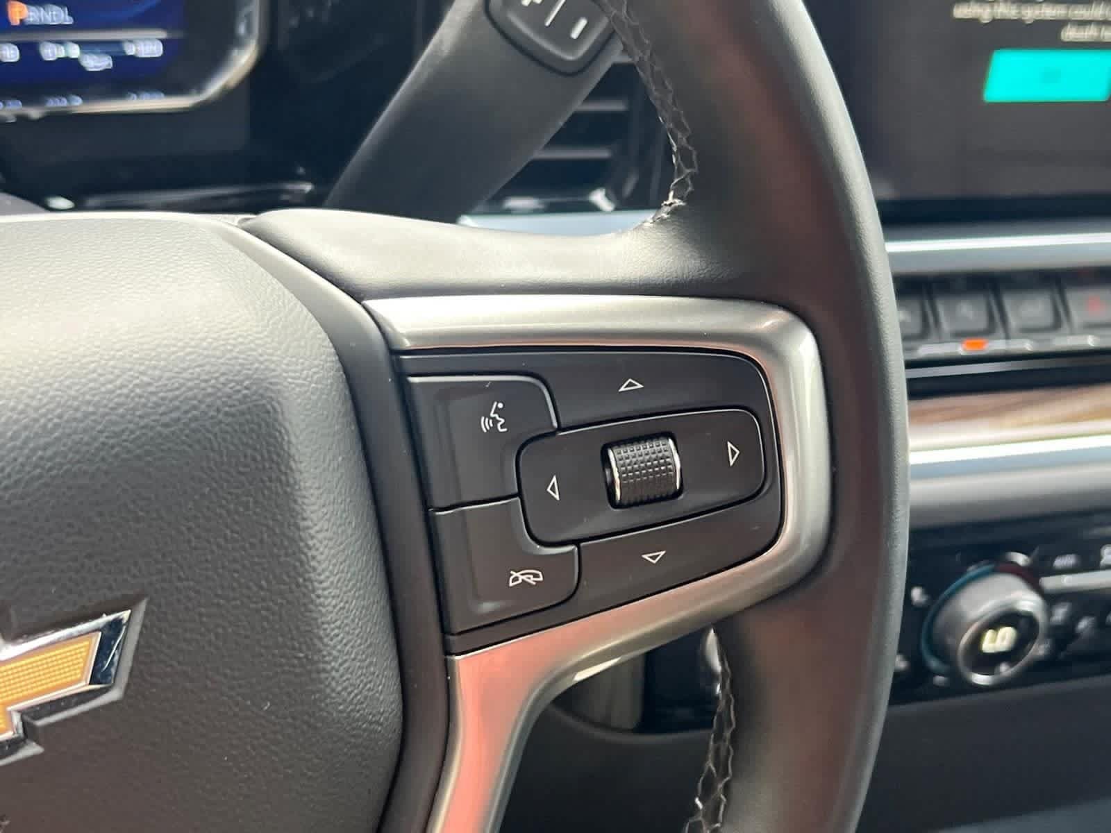 Used 2023 Chevrolet Silverado 1500 LT AWD/4WD image 18