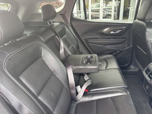 Used 2022 GMC Terrain SLT w/ Infotainment Package II image 32