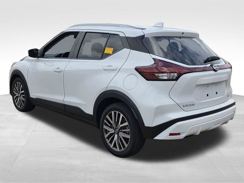 Used 2021 Nissan Kicks SV FWD image 7