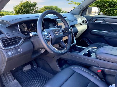 Used 2024 GMC Acadia Elevation w/ LPO, Floor Liner Package image 17