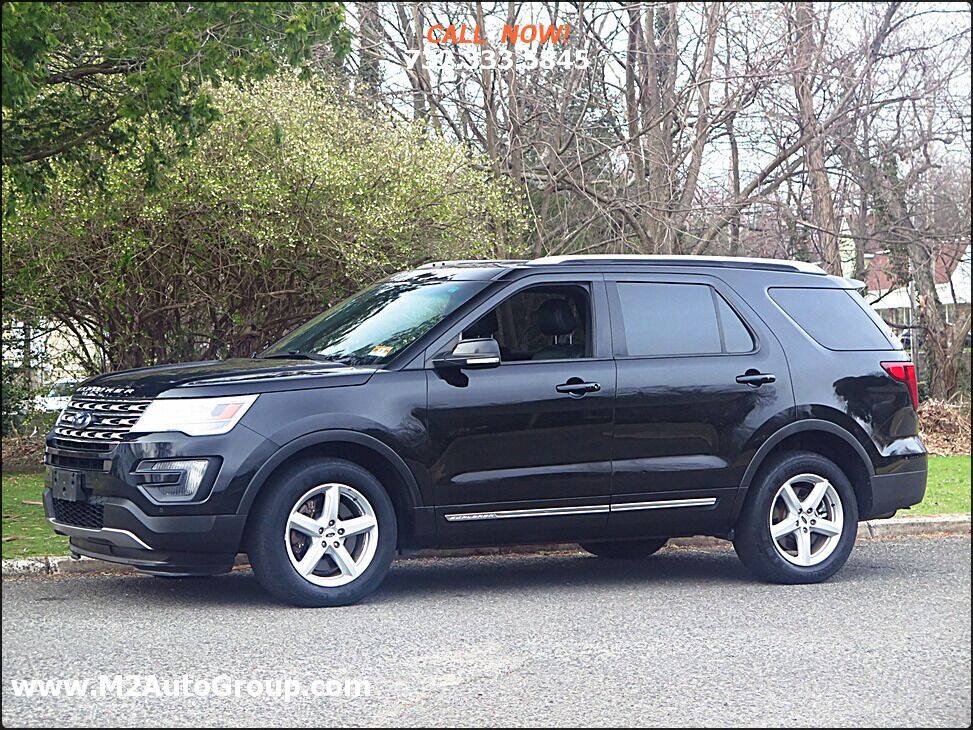 Used 2016 Ford Explorer XLT w/ Equipment Group 202A AWD/4WD image 1