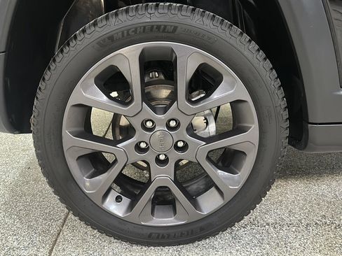 Used 2021 Jeep Compass Latitude AWD/4WD image 11