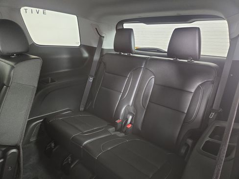 Certified 2023 GMC Acadia SLT AWD/4WD image 13