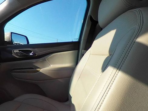 Used 2019 GMC Acadia Denali w/ LPO, Floor Liner Package image 27