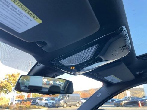 Certified 2022 BMW 330i xDrive Sedan w/ Driving Assistance Package image 23