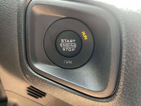 Used 2025 Jeep Wrangler Sport AWD/4WD image 27