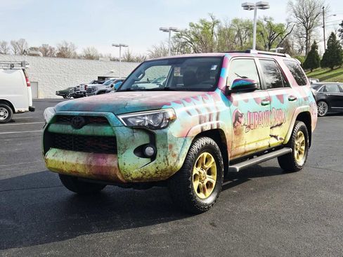 Used 2015 Toyota 4Runner SR5 image 8