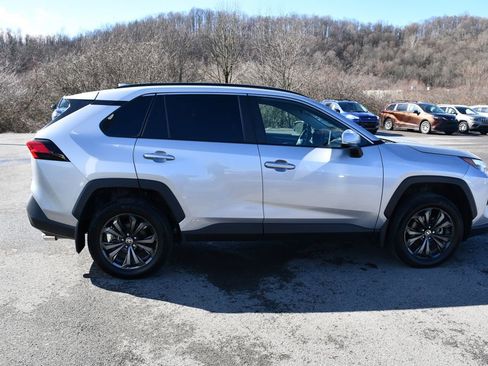 Used 2024 Toyota RAV4 XLE Premium image 9