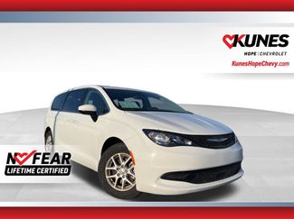 Used 2023 Chrysler Voyager LX video 1