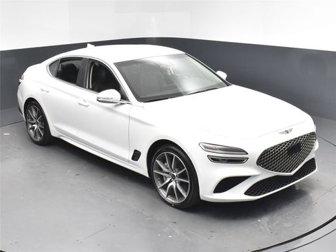Used 2025 Genesis G70 2.5T image 7