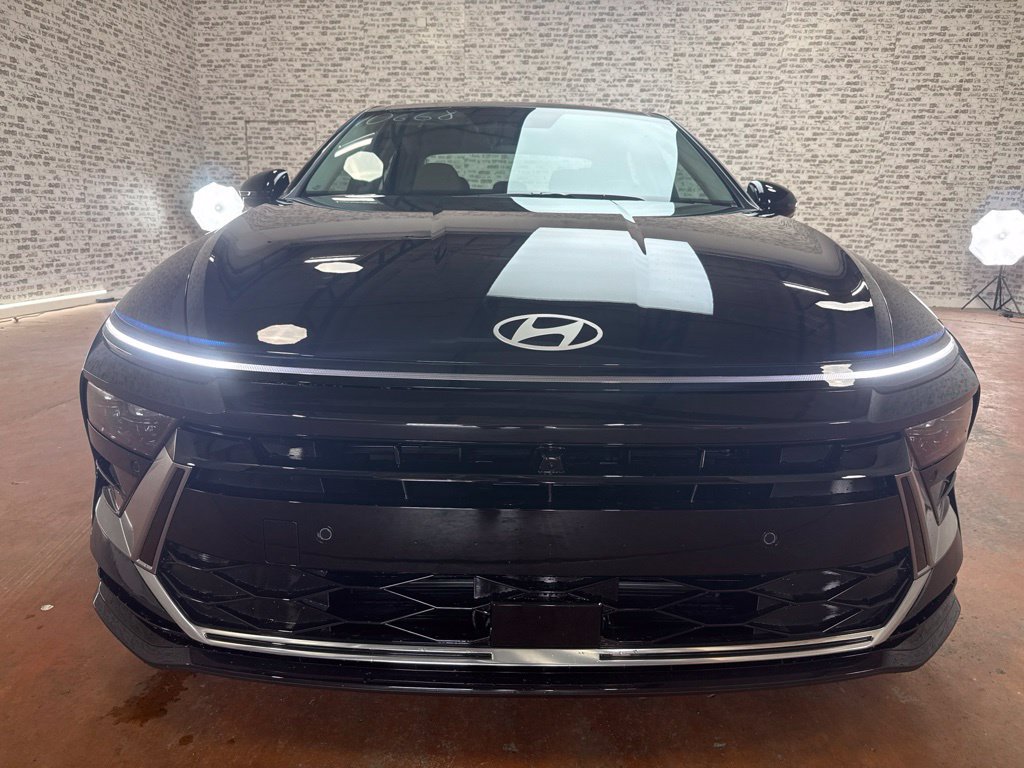 New 2026 Hyundai Sonata Limited FWD image 2