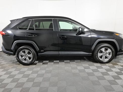 Used 2022 Toyota RAV4 LE image 25