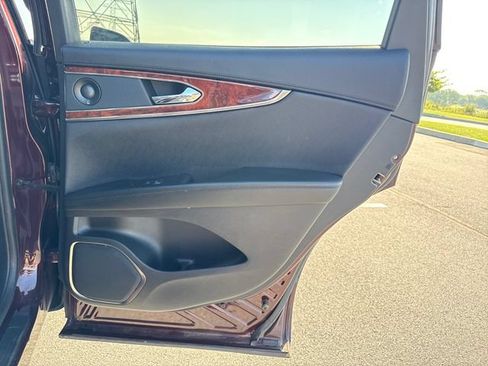 Used 2019 Lincoln Nautilus Reserve AWD/4WD image 16