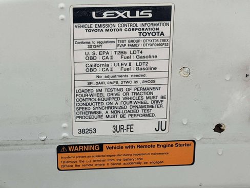 Used 2013 Lexus LX 570 4WD w/ Luxury Pkg image 16