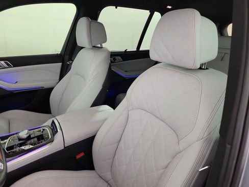 Used 2025 BMW X5 M60i AWD/4WD image 21