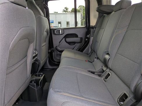 New 2025 Jeep Gladiator Sport image 13