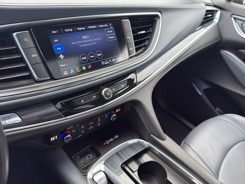 Used 2022 Buick Enclave Essence w/ Experience Buick Package image 22