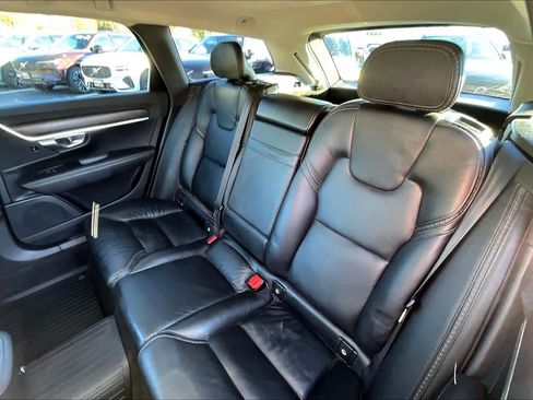 Used 2019 Volvo V90 T5 Cross Country w/ Protection Package Premier image 19