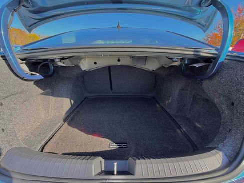 Used 2019 Volkswagen Jetta SE w/ Cold Weather Package image 31