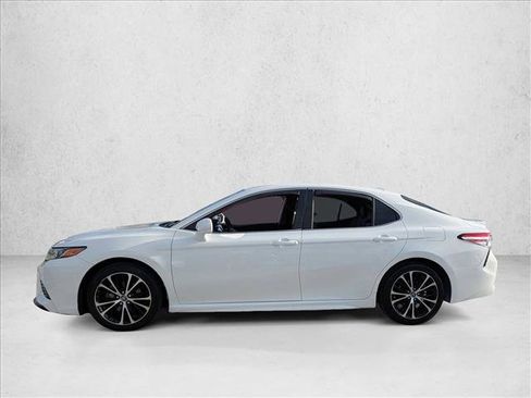 Used 2020 Toyota Camry SE image 9