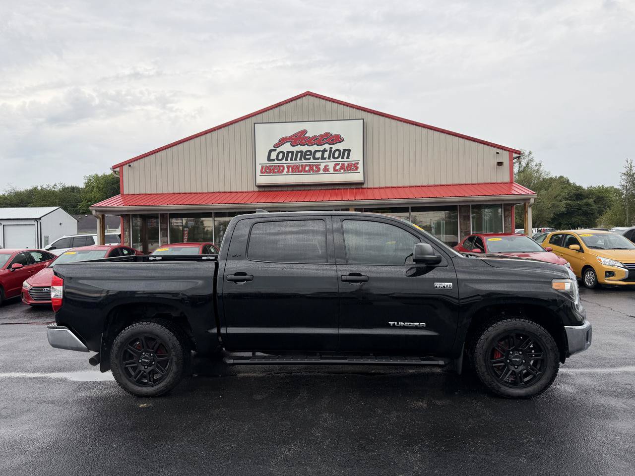 Used 2021 Toyota Tundra SR5 w/ SR5 Leather Package RWD image 3