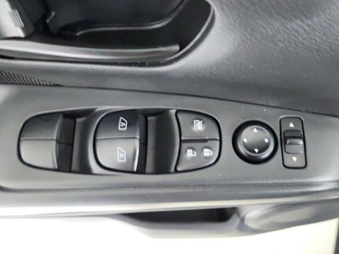 Used 2024 Nissan Kicks S FWD image 17