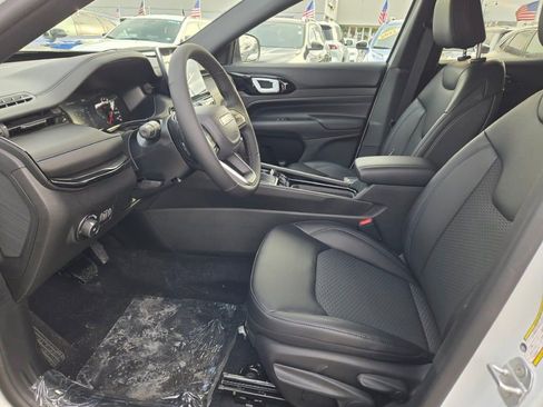 New 2026 Jeep Compass Latitude image 19