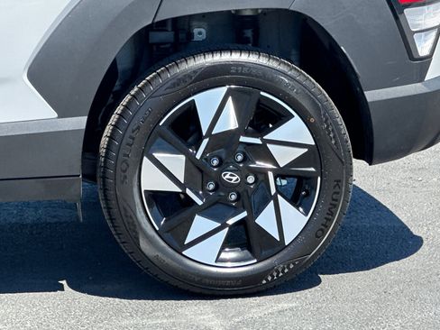 Certified 2025 Hyundai Kona SEL AWD/4WD image 25