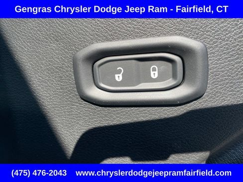 Used 2023 Jeep Wrangler Unlimited Sport AWD/4WD image 18