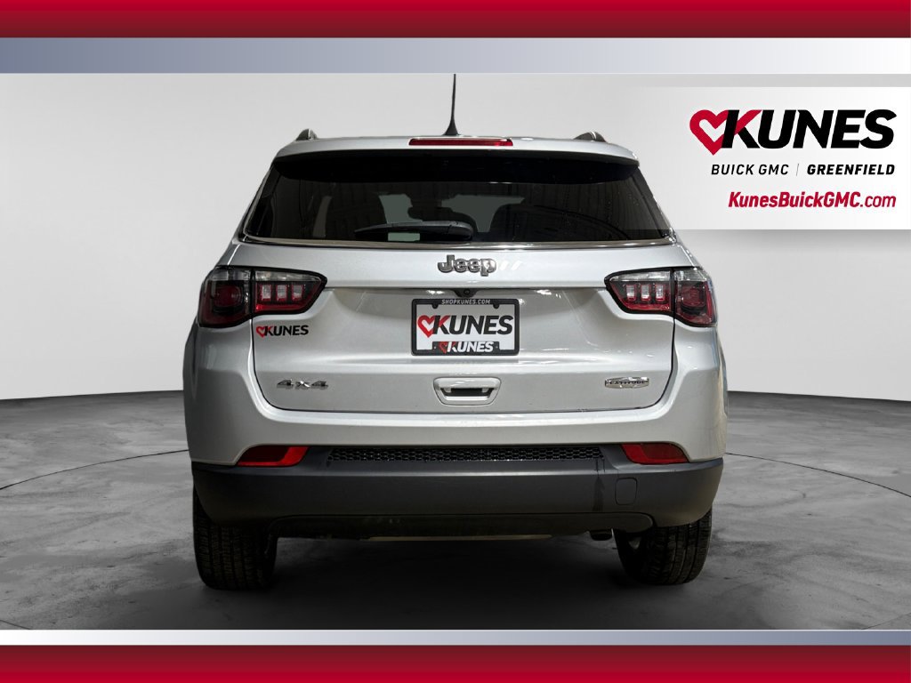 Used 2024 Jeep Compass Latitude AWD/4WD image 9