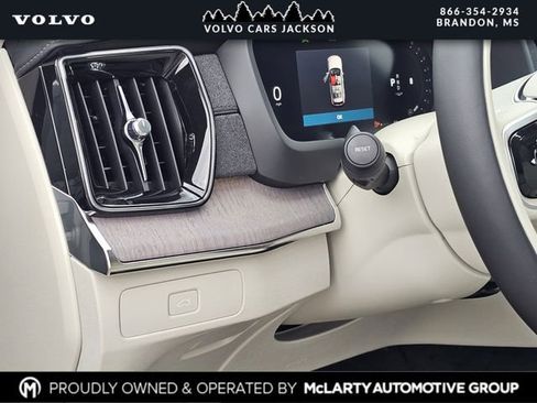 New 2026 Volvo XC90 B6 Ultra w/ Lounge Package image 18