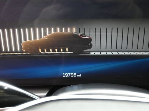 Used 2024 Cadillac Lyriq Tech RWD image 18