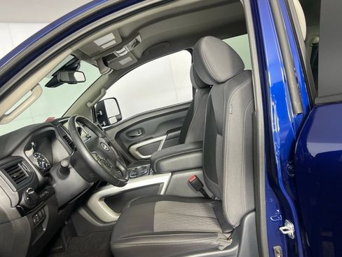 Used 2024 Nissan Titan SV w/ SV Convenience Package AWD/4WD image 20