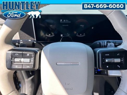 Used 2025 Hyundai Santa Fe SEL AWD/4WD image 27
