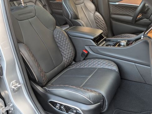 Used 2023 Jeep Grand Cherokee Summit image 22