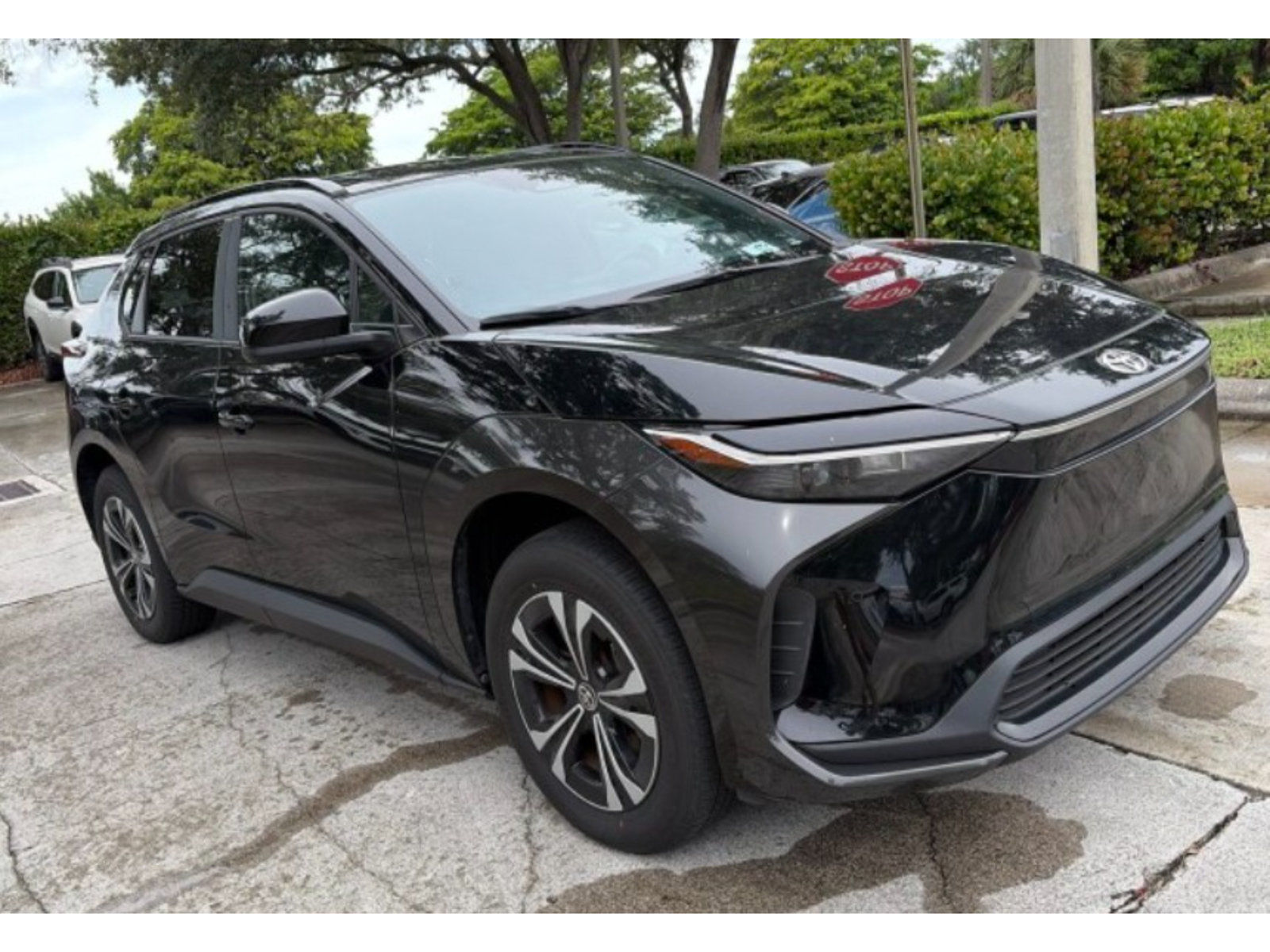 Used 2024 Toyota bZ4X AWD image 2