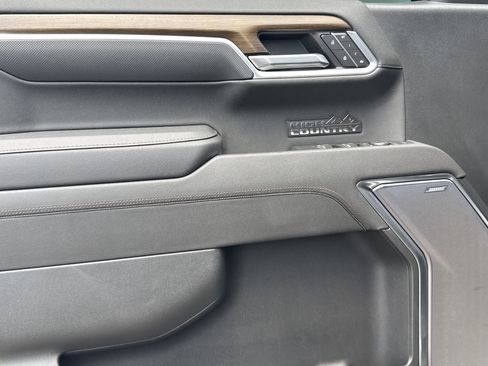 Used 2026 Chevrolet Silverado 1500 High Country w/ High Country Premium Package AWD/4WD image 14