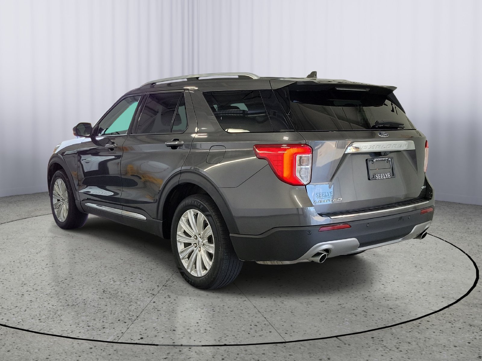 Certified 2020 Ford Explorer Limited AWD/4WD image 3