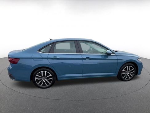 Used 2025 Volkswagen Jetta SE image 16