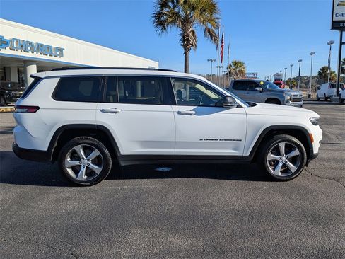 Used 2022 Jeep Grand Cherokee L Limited image 3