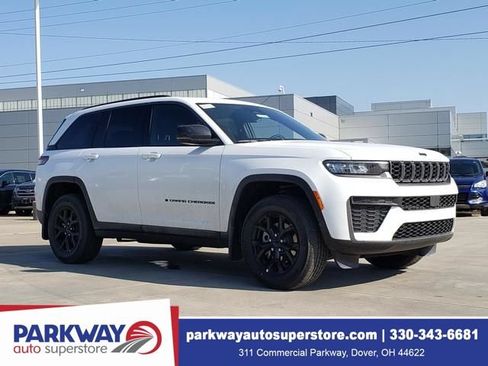 New 2026 Jeep Grand Cherokee Altitude AWD/4WD image 1