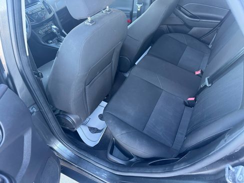 Used 2015 Ford Focus SE w/ SE Winter Package image 9