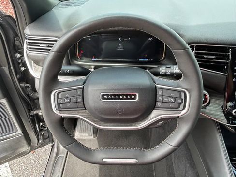 Used 2024 Jeep Wagoneer Series III AWD/4WD image 19