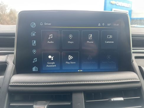 Used 2023 Chevrolet Suburban Premier image 17