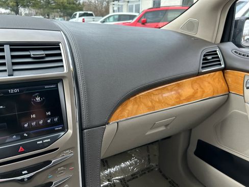 Used 2013 Lincoln MKX AWD image 21