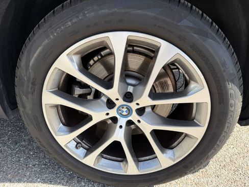 Certified 2025 BMW X5 xDrive50e image 32