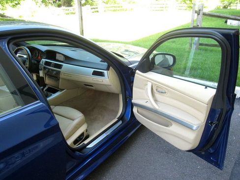 Used 2011 BMW 335i Sedan RWD image 23