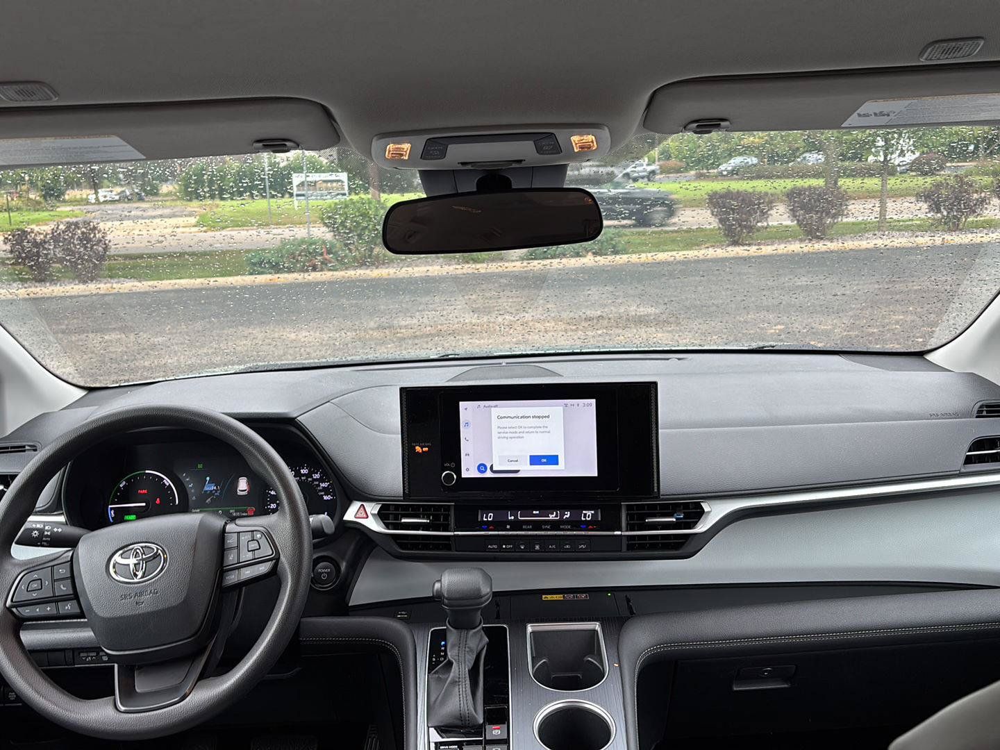 Used 2025 Toyota Sienna LE FWD image 18