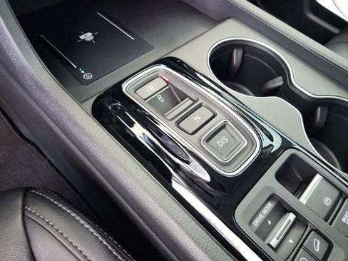 Used 2025 Honda Pilot EX-L image 16