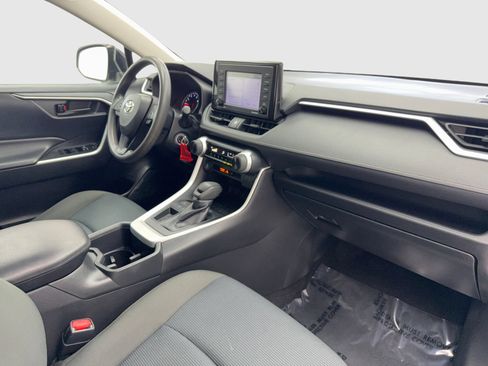 Used 2022 Toyota RAV4 LE FWD image 43